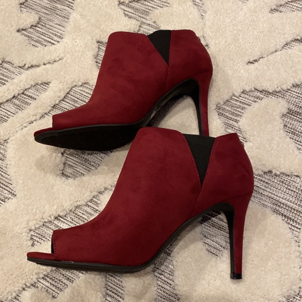 Unisa Burgundy Peep Toe Booties Suede Size 6